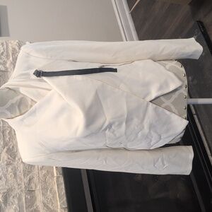 Pink Violet Brand cropped White blazer